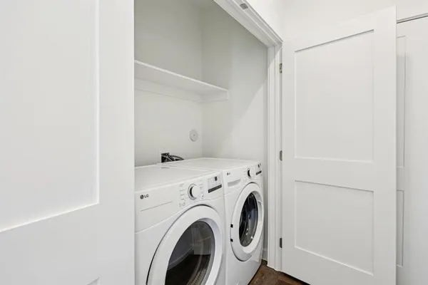 a view of washer and dryer in a room
