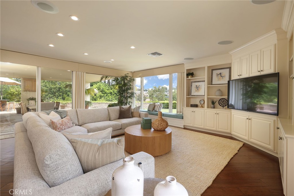 4 Rue Grand Ducal Newport Beach, CA 92660 - Photo 6 of 23