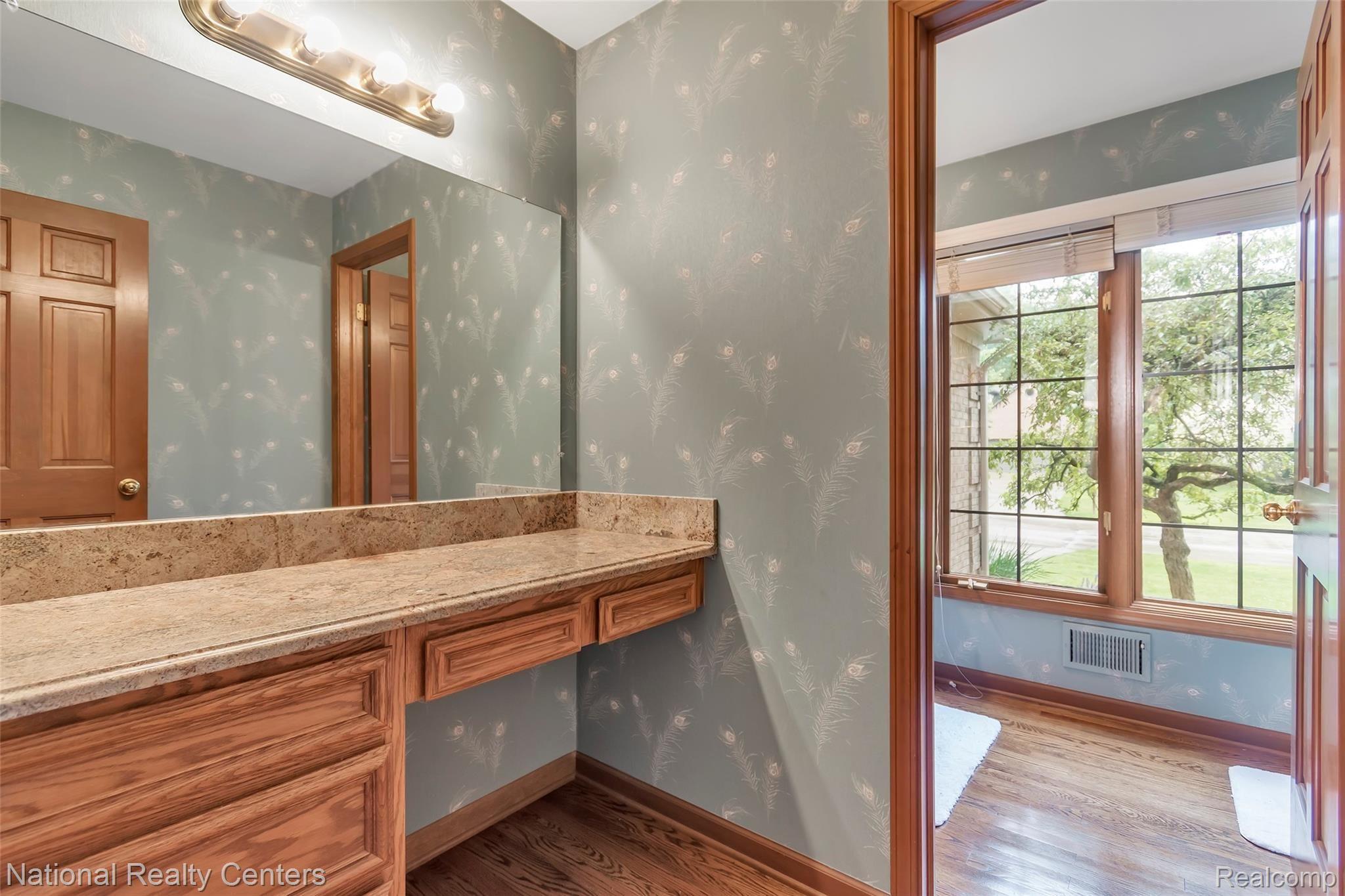 755 Stanford Circle Rochester, MI 48309 - Photo 25 of 47 755-Stanford-Cr-Rochester-Hills-MI-25.jpg
