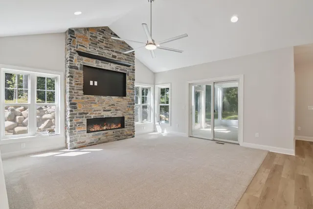 $707,566 | 1136 Lochaven Circle, Hillsdale, MI 49242