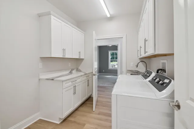 $707,566 | 1136 Lochaven Circle, Hillsdale, MI 49242