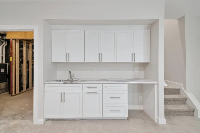 $707,566 | 1136 Lochaven Circle, Hillsdale, MI 49242