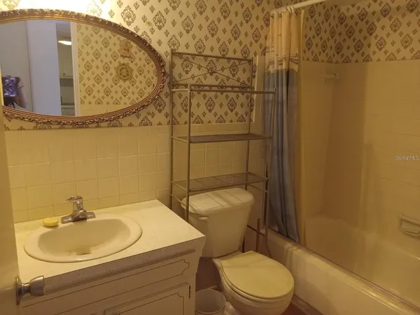 $1,250 | 2462 Brazilia Drive, Unit 64, Clearwater, FL 33763