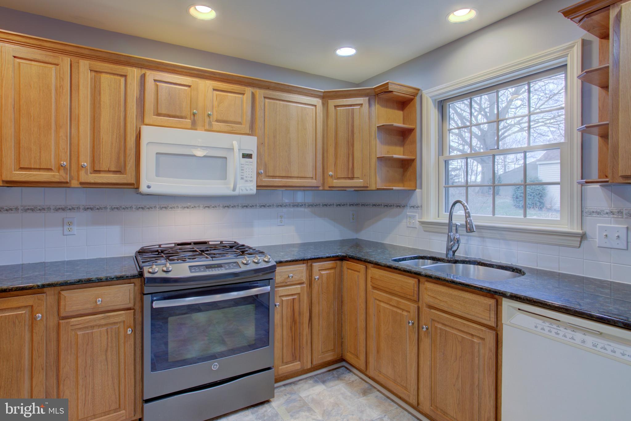 2021 Harrogate Road Lancaster, PA 17601 - Photo 5 of 49 Gallery Image 5