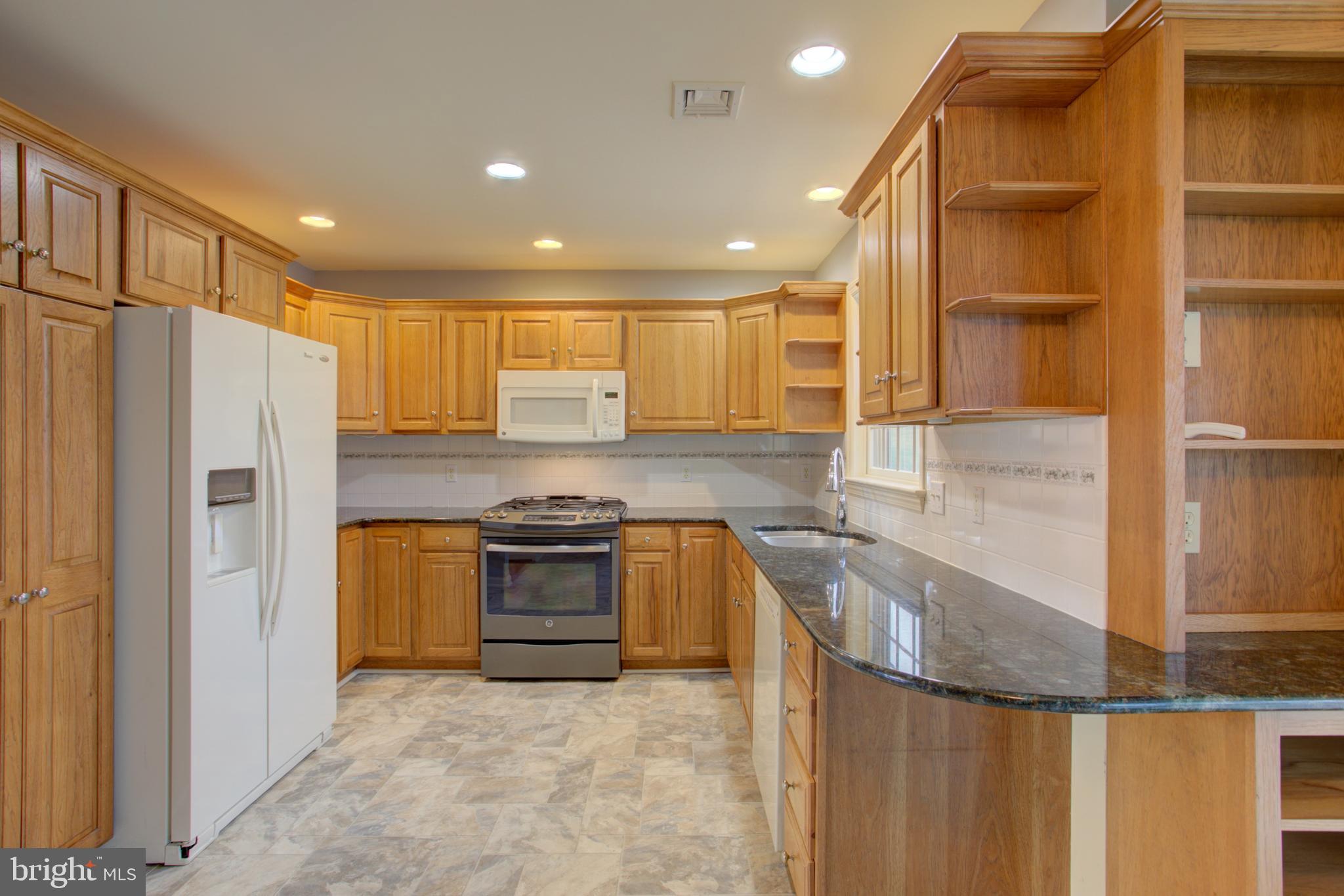 2021 Harrogate Road Lancaster, PA 17601 - Photo 6 of 49 Gallery Image 6