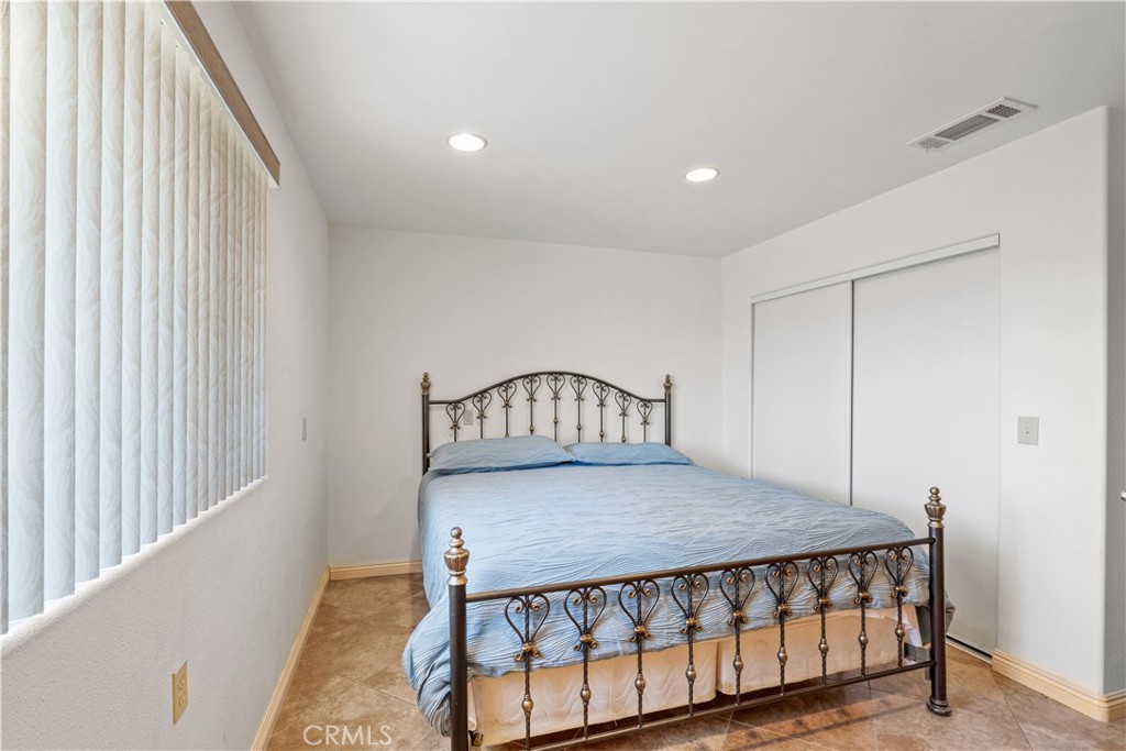 17850 Vista Del Lago Drive Riverside, CA 92503 - Photo 23 of 47 Guest house bedroom