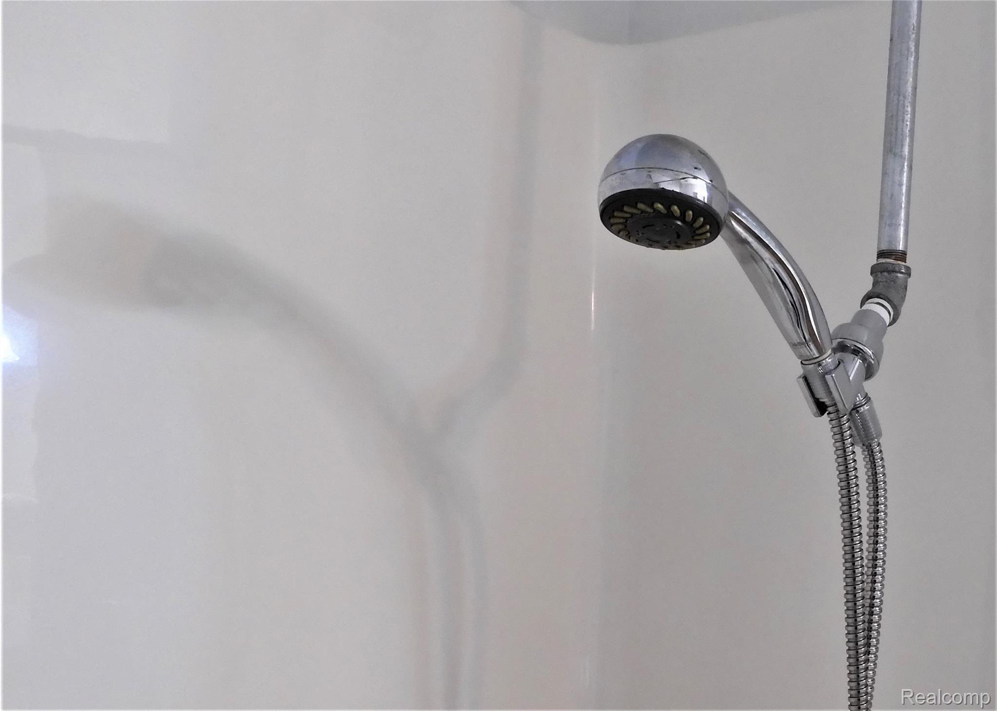 33480 Utica Road Fraser, MI 48026 - Photo 18 of 31 18 Guest Bath Shower.JPG
