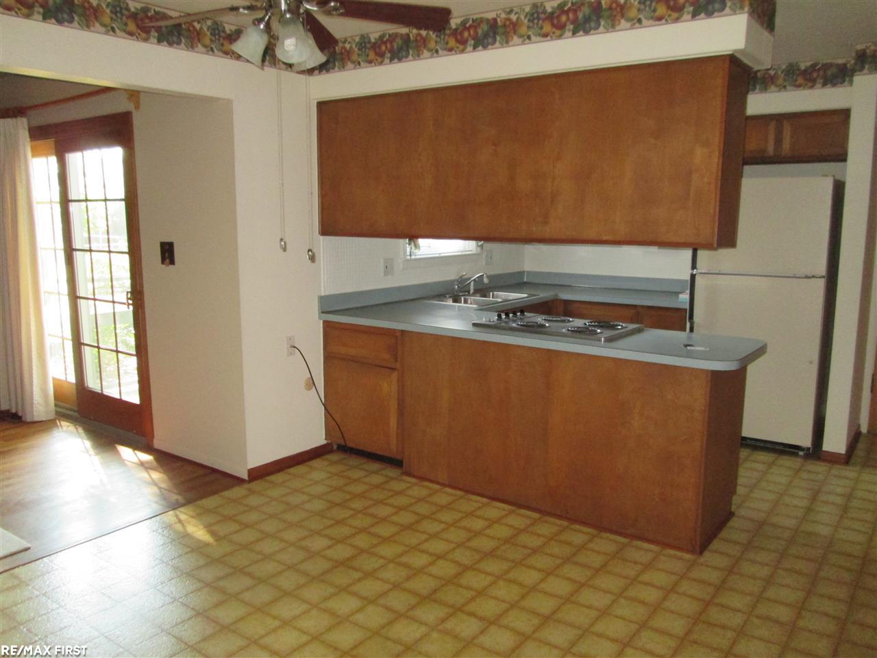 32378 Woody Road Fraser, MI 48026 - Photo 5 of 17 31356859-4.JPG