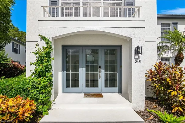 $10,000 | 853 Tanbark Drive, Unit 201, Naples, FL 34108