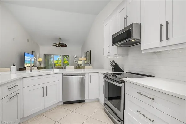 $10,000 | 853 Tanbark Drive, Unit 201, Naples, FL 34108