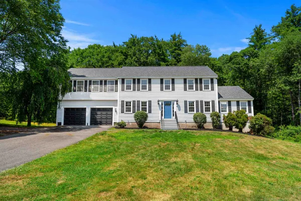 $999,999 | 4 Elijah Hill Lane, Londonderry, NH 03053