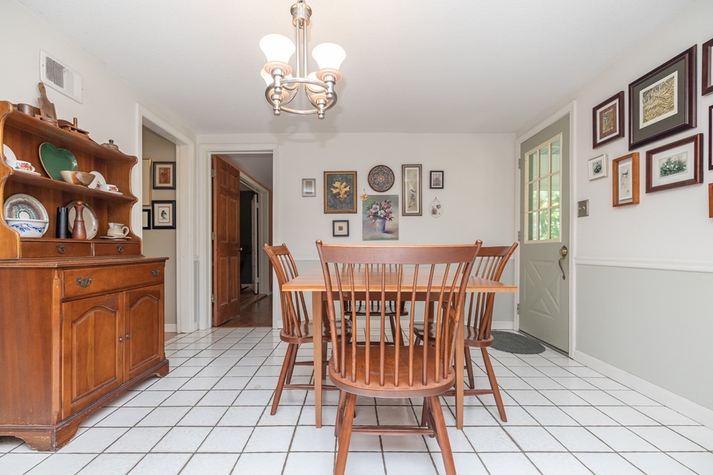 55 Viscount Road Longmeadow, MA 01106 - Photo 12 of 42