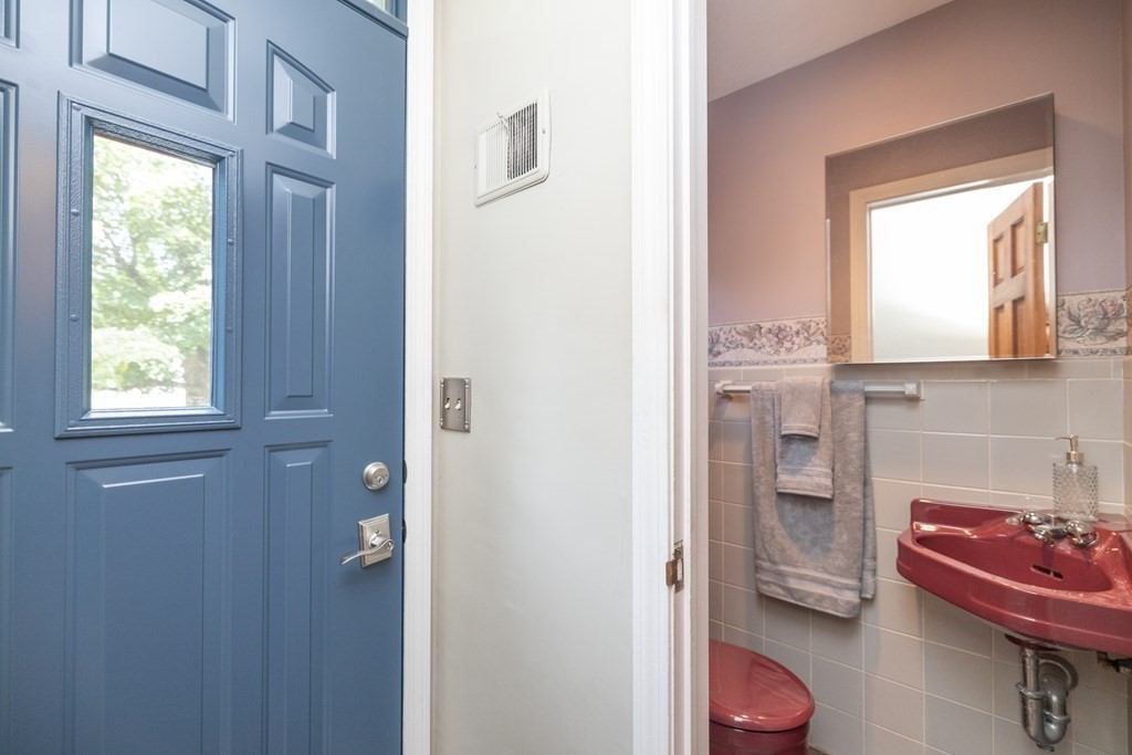 55 Viscount Road Longmeadow, MA 01106 - Photo 21 of 42