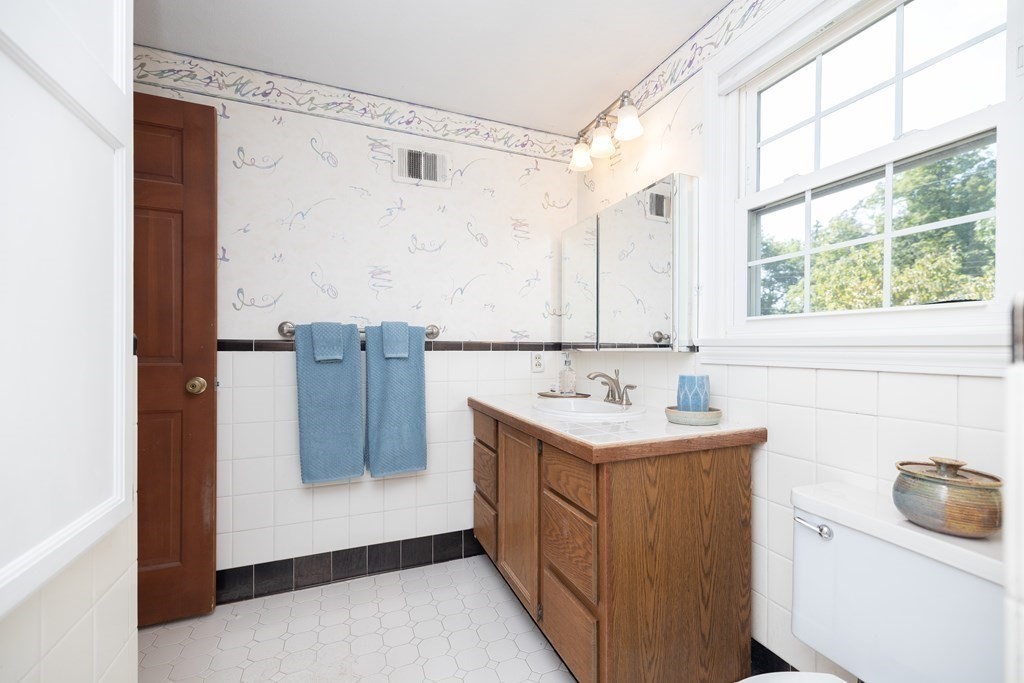 55 Viscount Road Longmeadow, MA 01106 - Photo 30 of 42