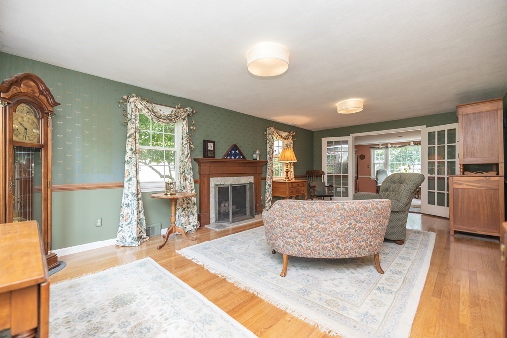 55 Viscount Road Longmeadow, MA 01106 - Photo 5 of 42
