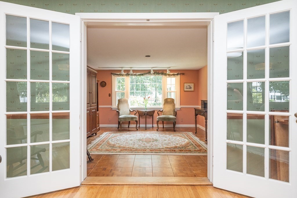 55 Viscount Road Longmeadow, MA 01106 - Photo 9 of 42