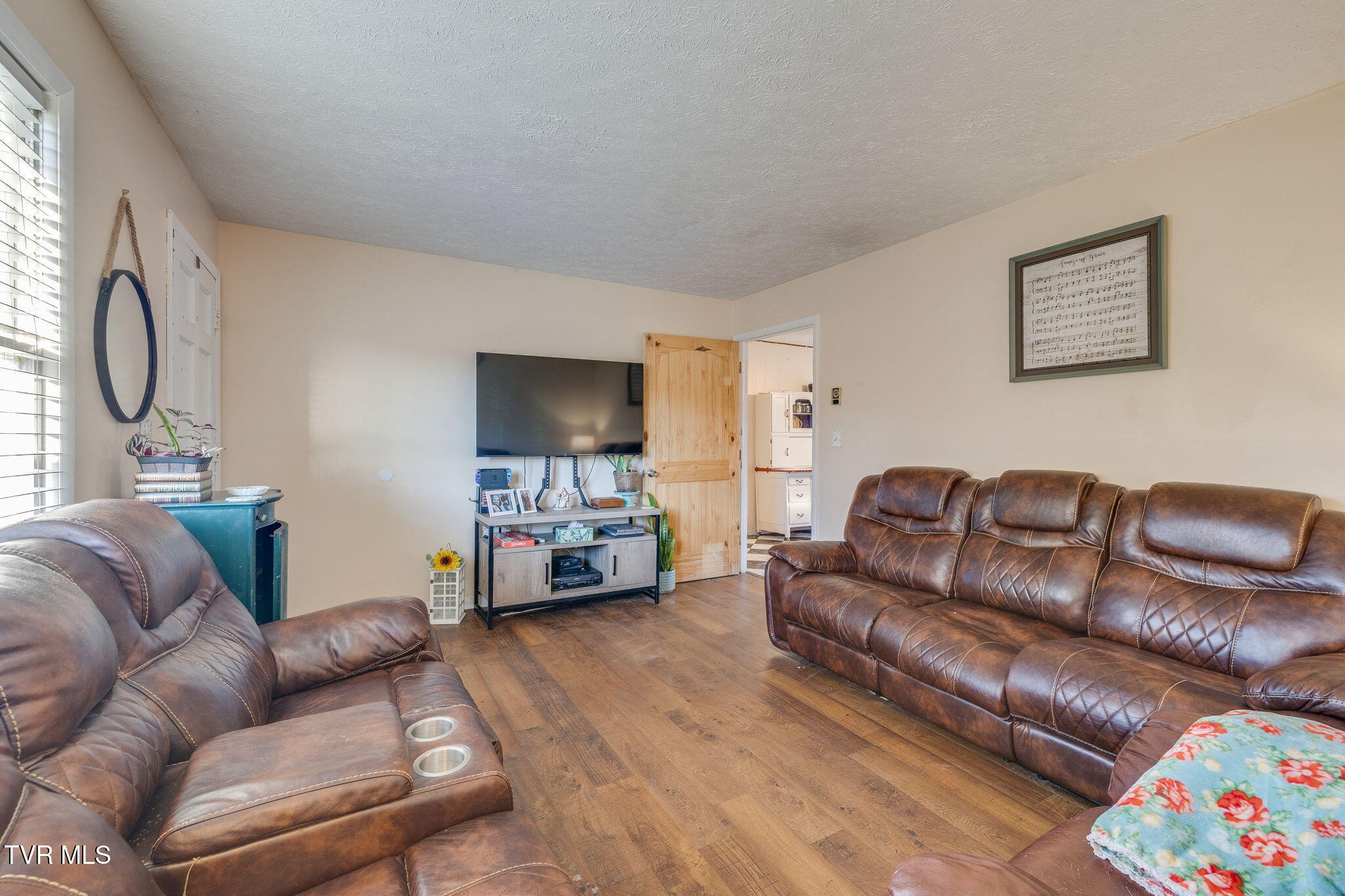 18 Ross Street Bristol, TN 37620 - Photo 7 of 25 007