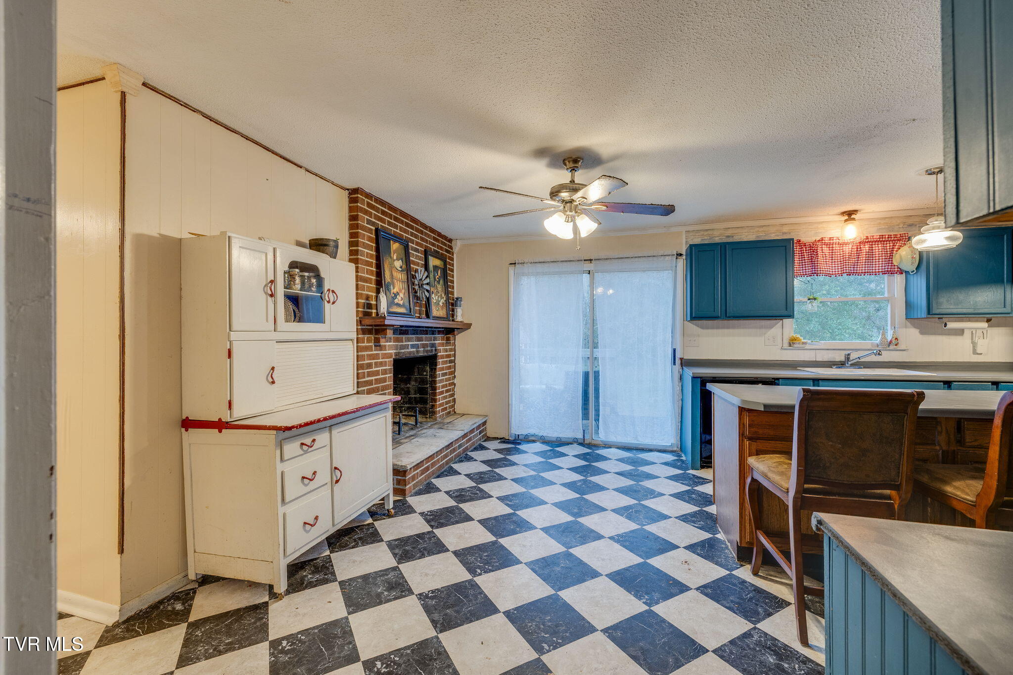 18 Ross Street Bristol, TN 37620 - Photo 8 of 25 008