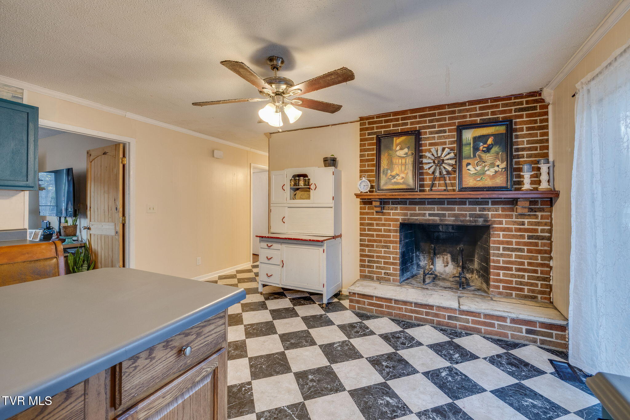 18 Ross Street Bristol, TN 37620 - Photo 9 of 25 009