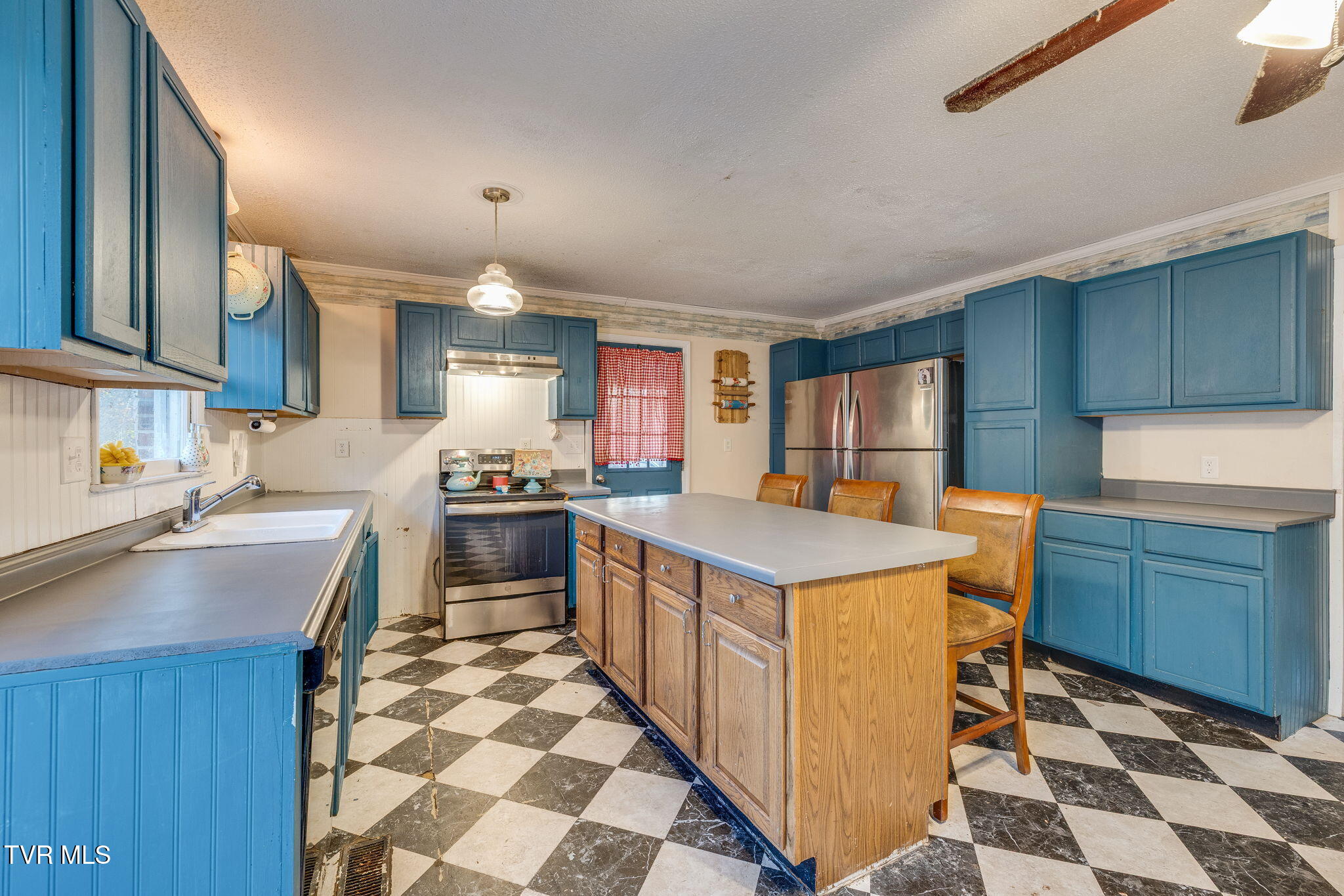 18 Ross Street Bristol, TN 37620 - Photo 10 of 25 010