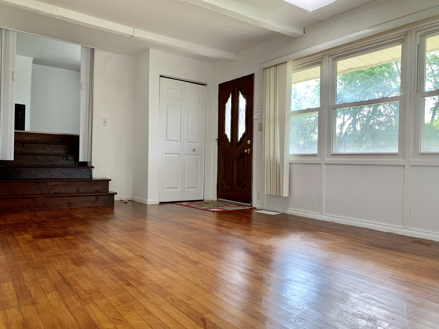 813 Sunset Road Wheaton, IL 60189 - Photo 3 of 19