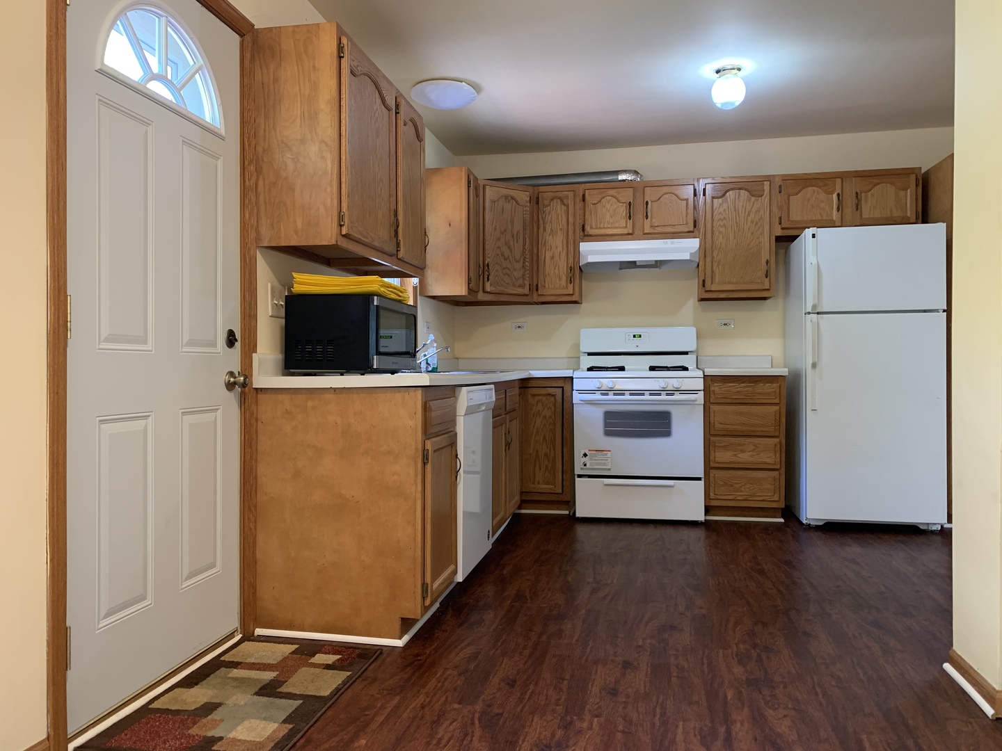 813 Sunset Road Wheaton, IL 60189 - Photo 4 of 19