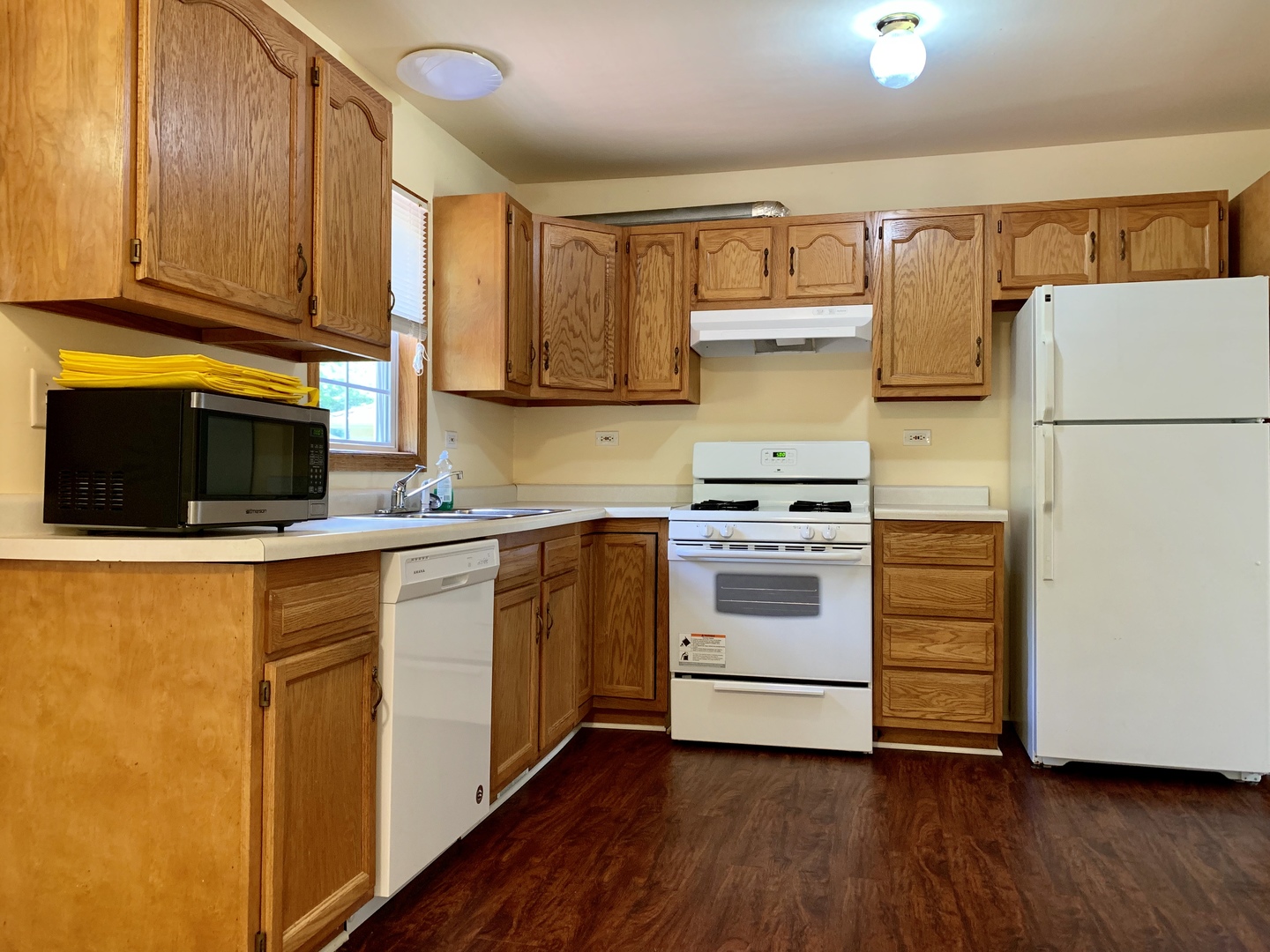 813 Sunset Road Wheaton, IL 60189 - Photo 5 of 19