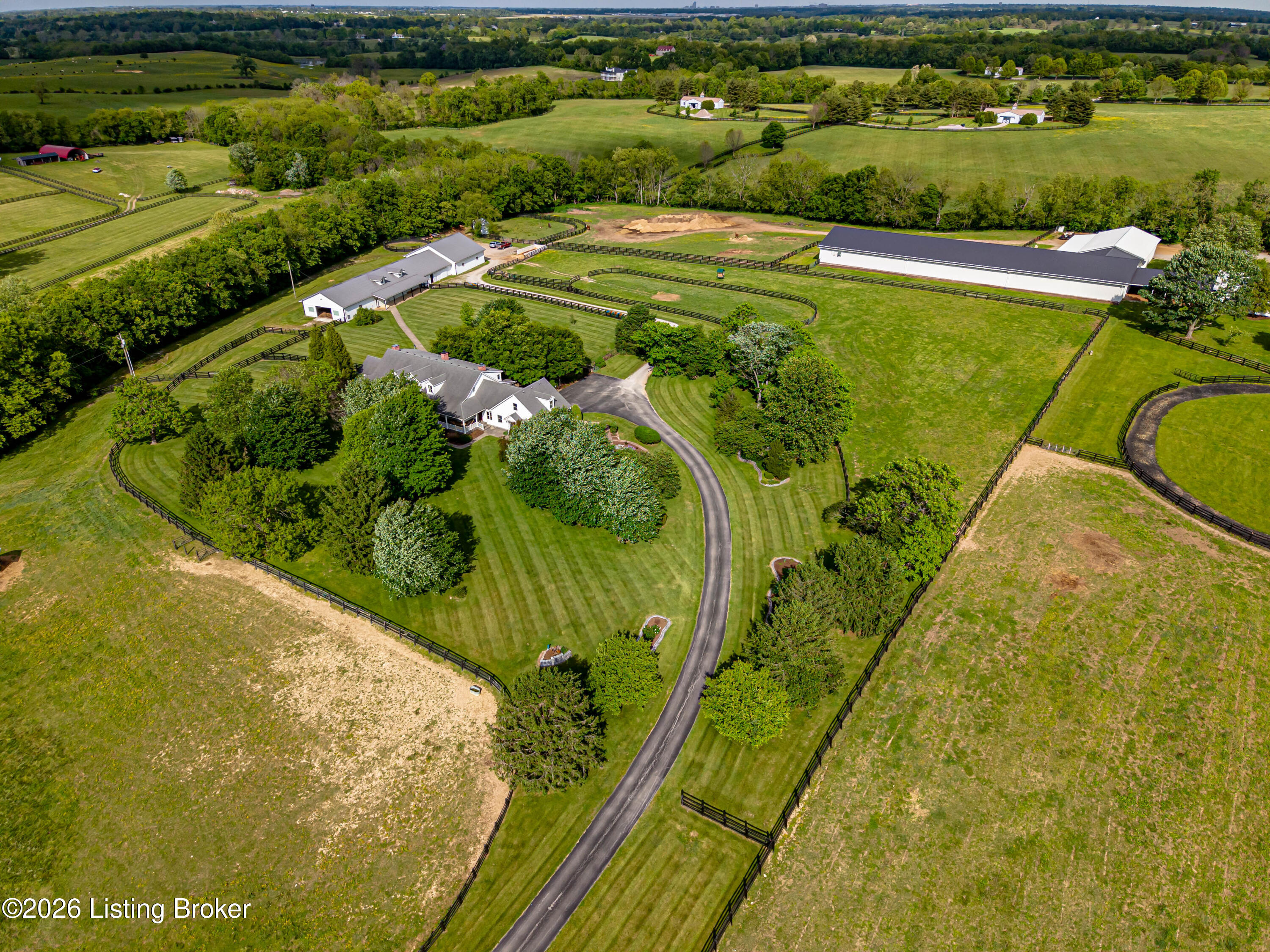 1460 Shannon Run Road Lexington, KY 40513 - Photo 6 of 111 DJI_20260502052457_0066_D