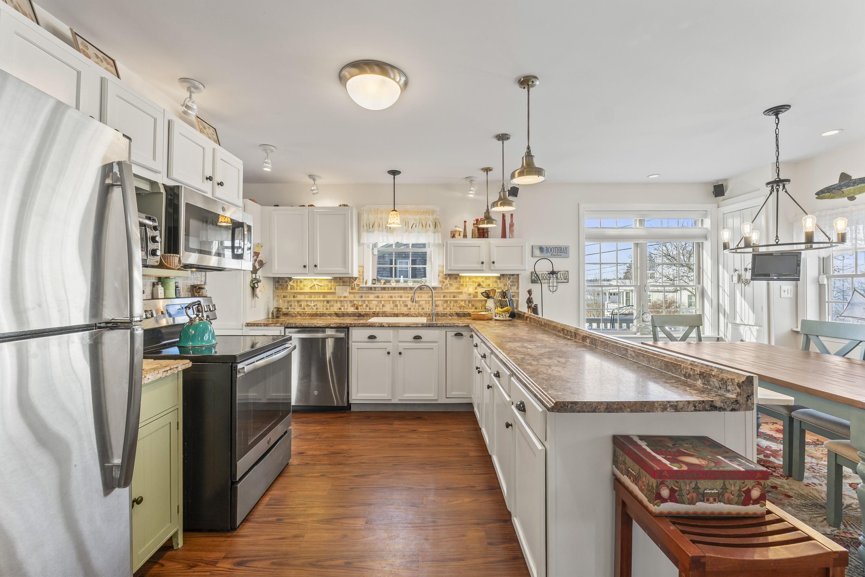 21 Lobster Cove Road Boothbay Harbor, ME 04538 - Photo 10 of 81 21 Lobster Cove Rd_0118