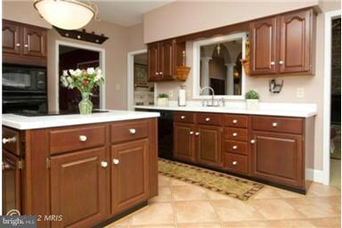 17908 Fraley Farm Road Derwood, MD 20855 - Photo 3 of 23 Kitchen
