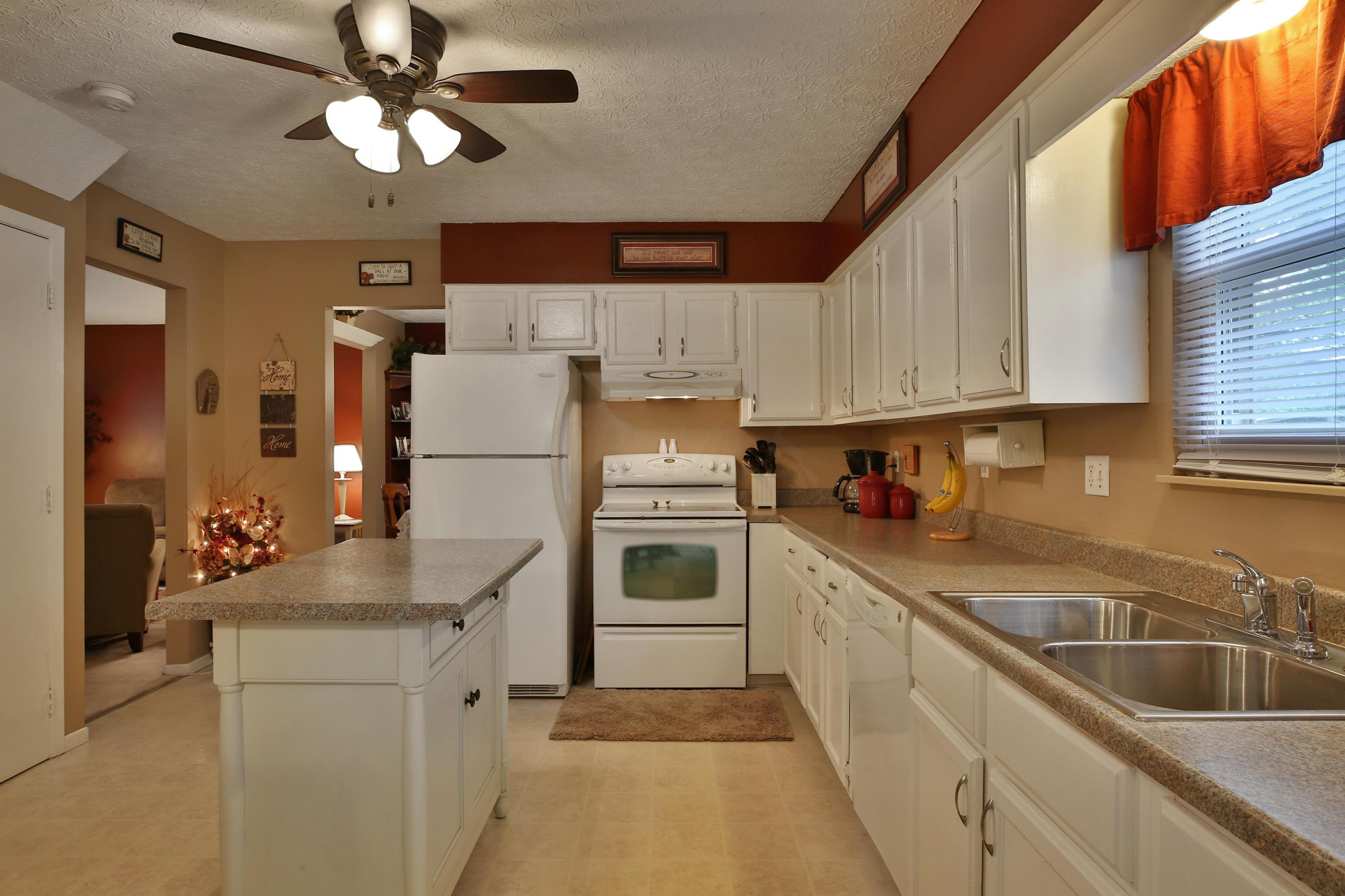4914 Dunlap Road Columbus, OH 43229 - Photo 12 of 40 Gallery Image 12