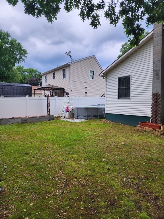 110 Lorimer Street Springfield, MA 01151 - Photo 3 of 19 Gallery Image 3