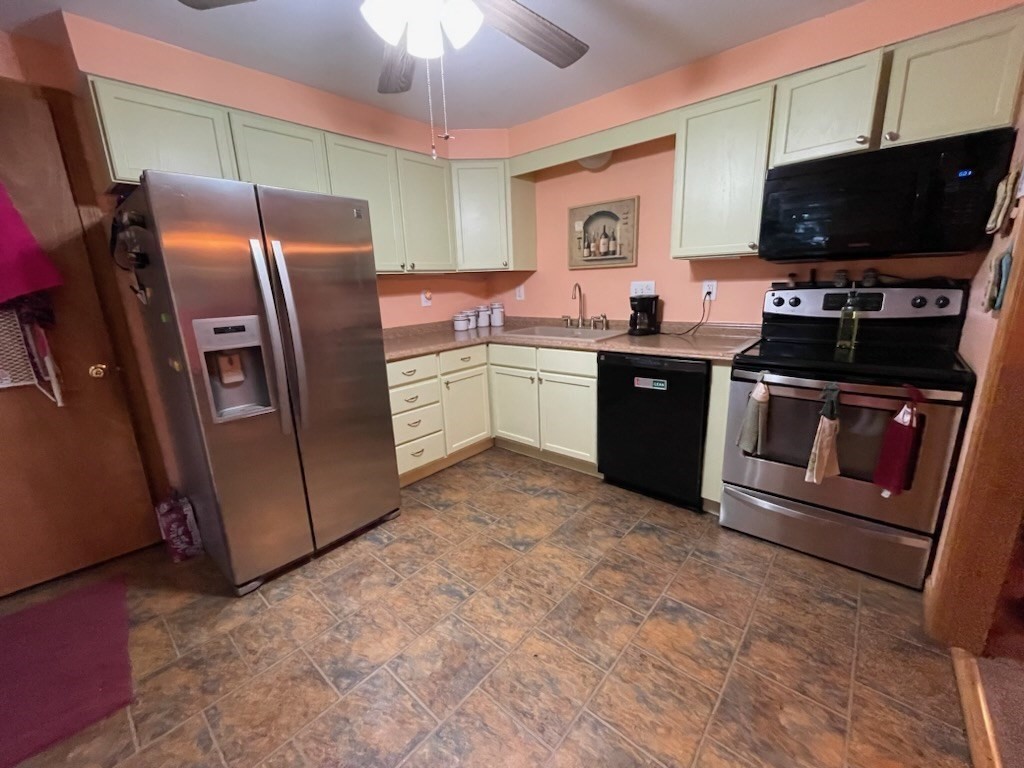 110 Lorimer Street Springfield, MA 01151 - Photo 10 of 19 Gallery Image 10