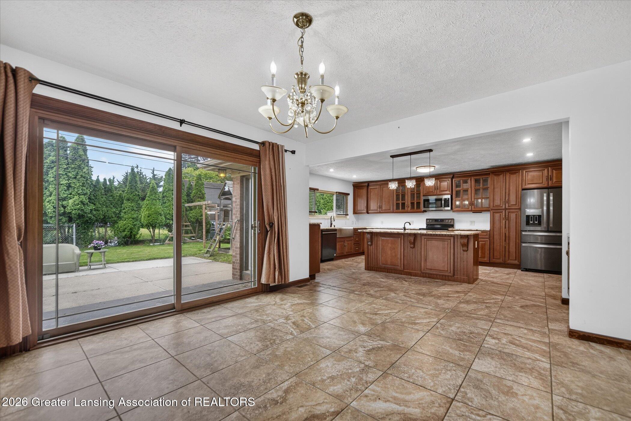 2915 North Cambridge Road Lansing, MI 48911 - Photo 15 of 36 13