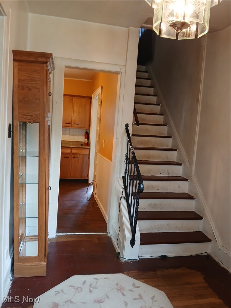 3609 Stoer Road Beachwood, OH 44122 - Photo 3 of 31 ENTRY HALL