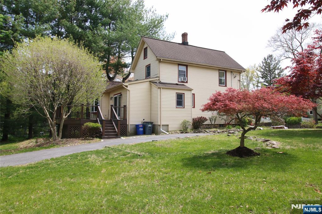 160 Myrtle Avenue Allendale, NJ 07401 - Photo 3 of 22