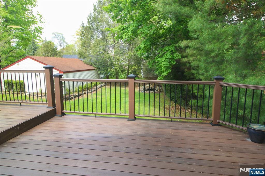 160 Myrtle Avenue Allendale, NJ 07401 - Photo 6 of 22