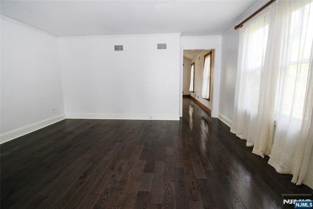 160 Myrtle Avenue Allendale, NJ 07401 - Photo 9 of 22