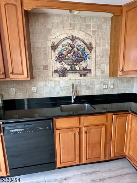 35 Magnolia Way, Unit 35 North Haledon, NJ 07508 - Photo 15 of 34