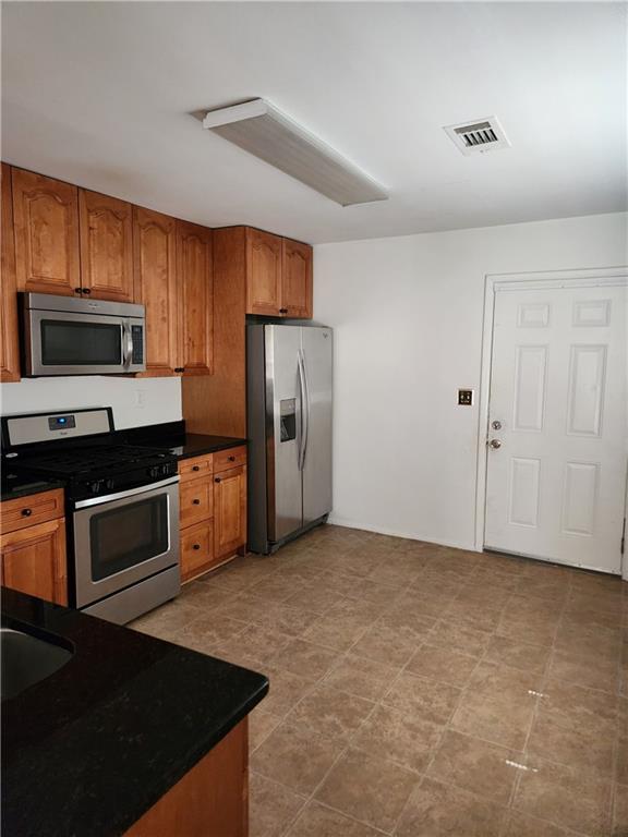 1901 Kenwood Road Southeast Smyrna, GA 30082 - Photo 3 of 6