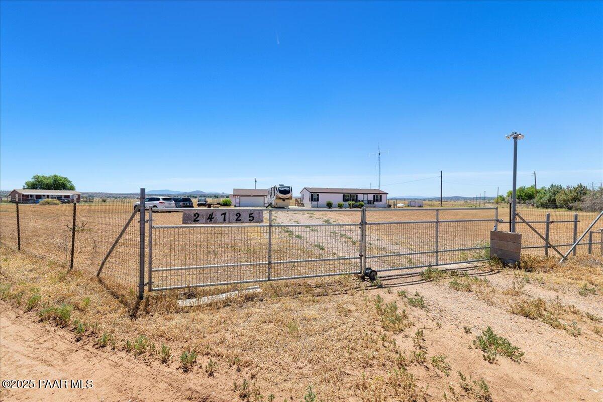 24725 North Patricia Road Paulden, AZ 86334 - Photo 24 of 30 a view of a backyard