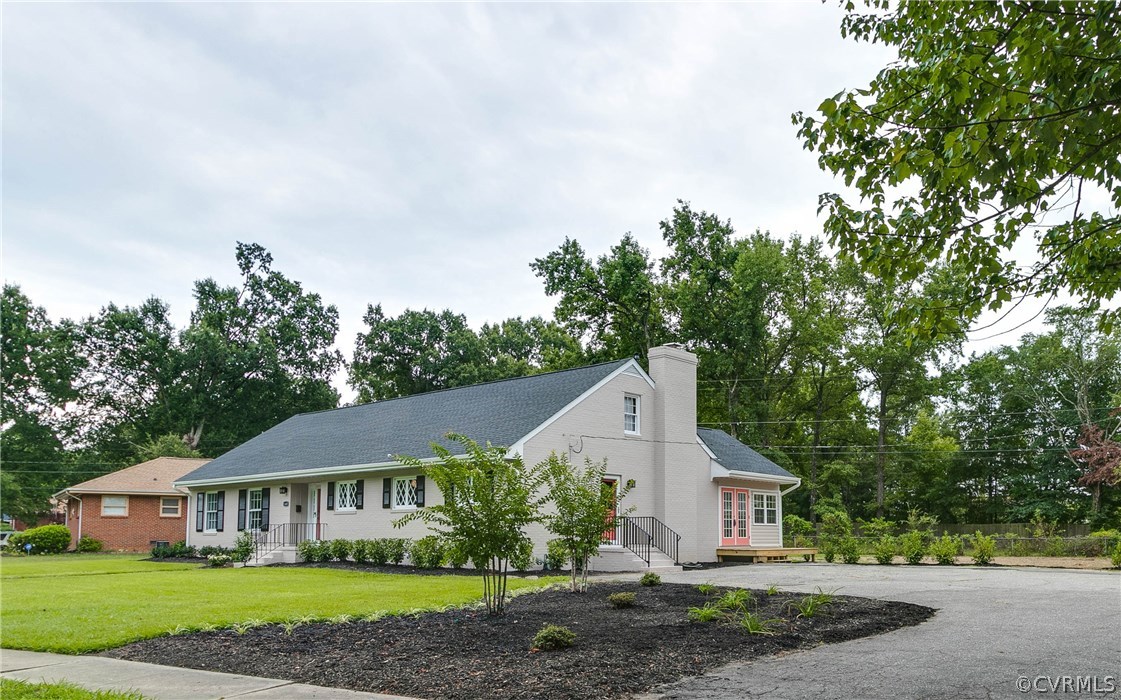 1605 Wentbridge Road Richmond, VA 23227 - Photo 1 of 24 Gallery Image 1