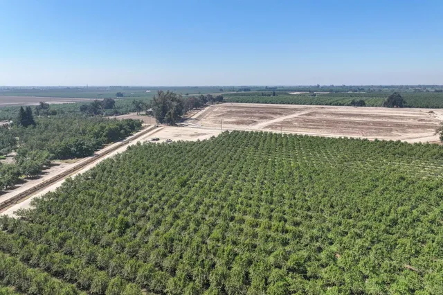 $575,000 | 0 9 9 1/2 Avenue, Hanford, CA 93230