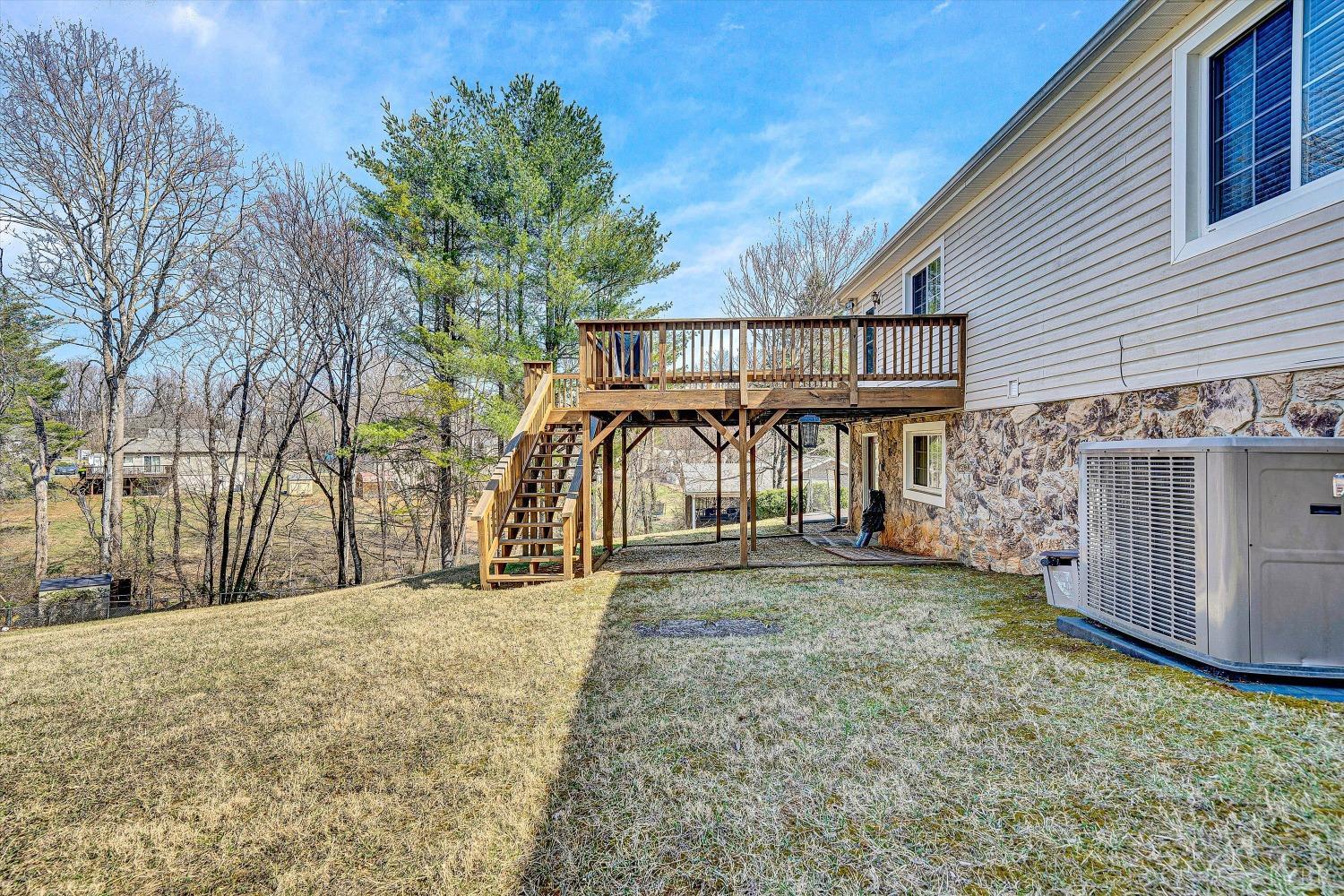 505 Sweeney Circle Forest, VA 24551 - Photo 29 of 29 a view of a house with a yard and garage