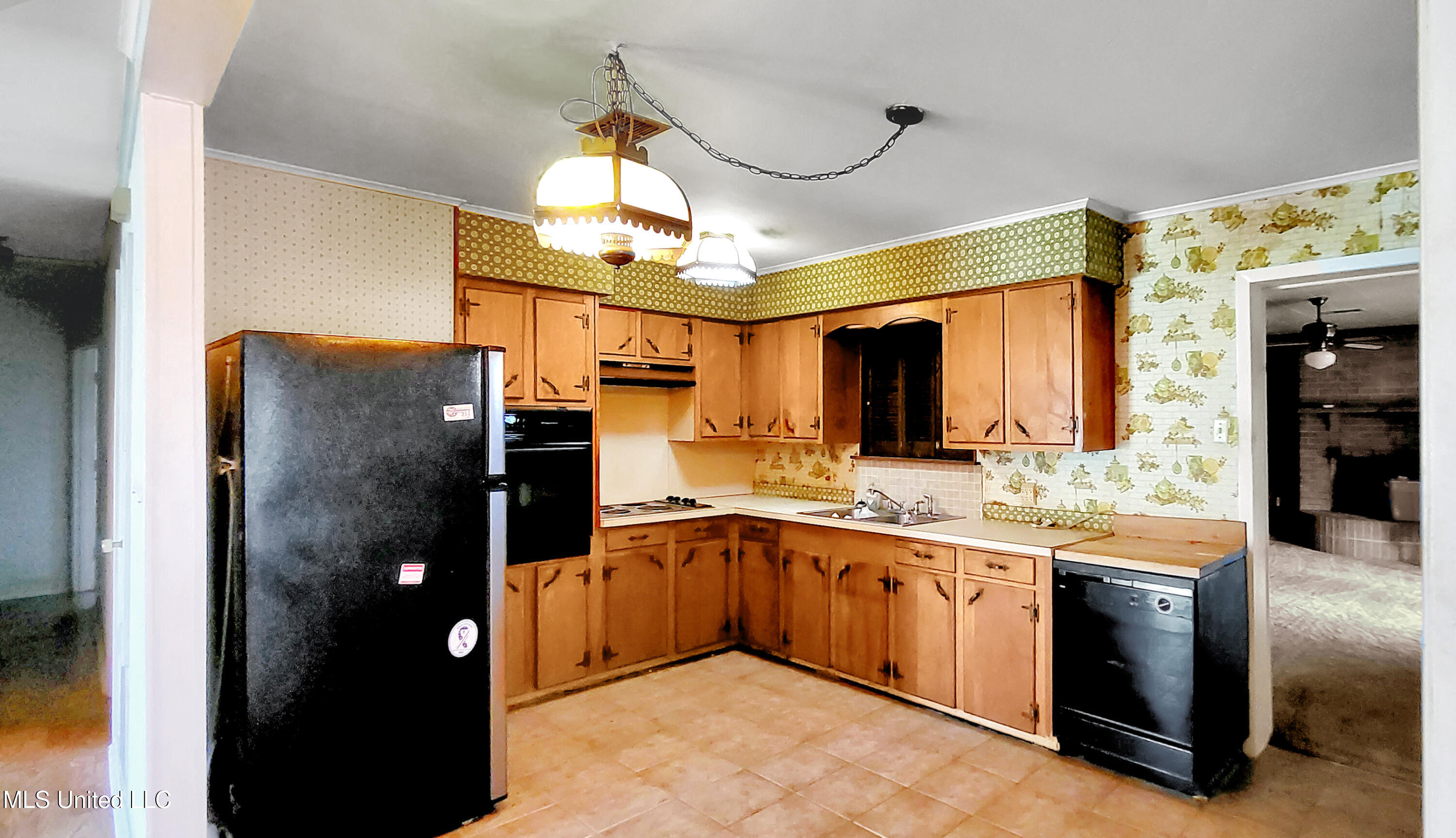 14224 Dedeaux Road Gulfport, MS 39503 - Photo 3 of 16 20250810_181527