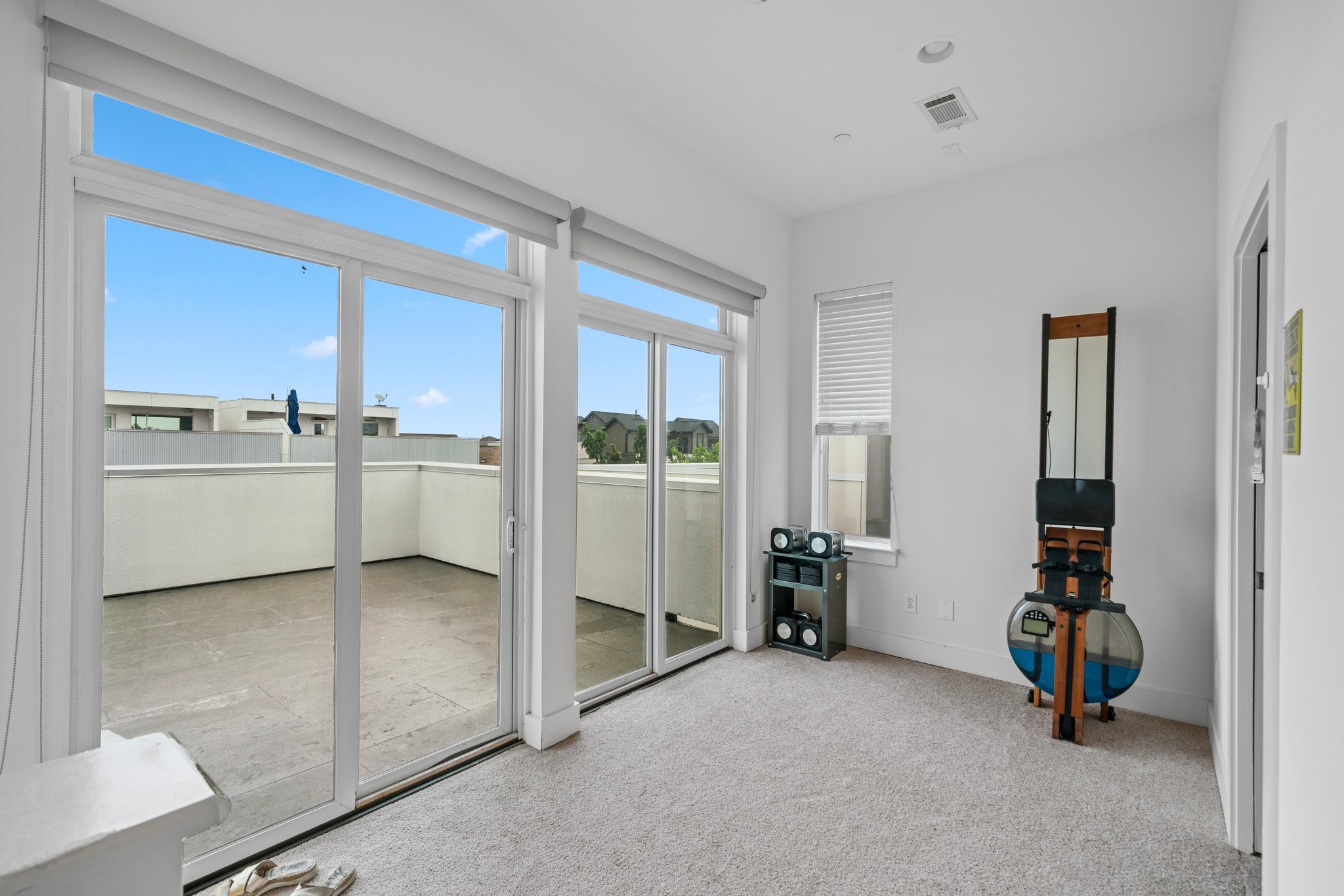 1804 Prospect Street Houston, TX 77004 - Photo 41 of 49 Gorgeous roof top terrace with amazing view of the city, gas connection and wet bar on the same floor.