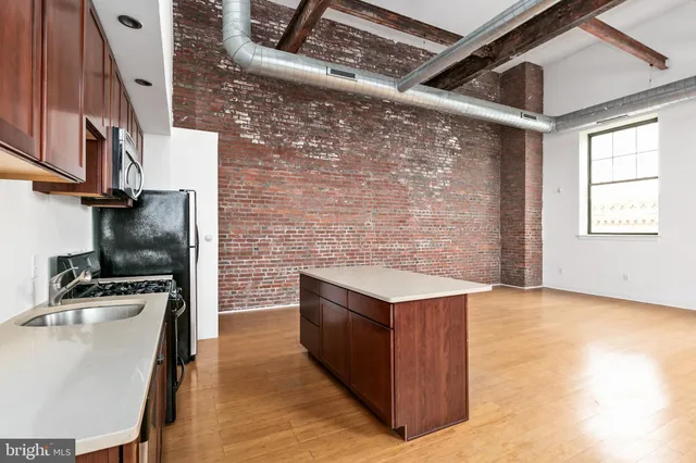 $2,100 | 1637 Poplar Street, Unit S4, Philadelphia, PA 19130