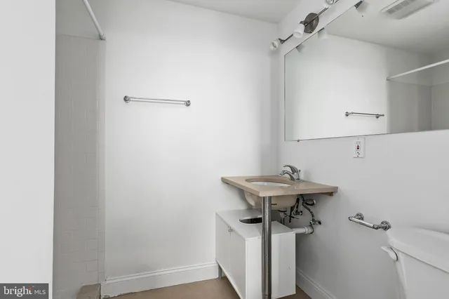 $2,100 | 1637 Poplar Street, Unit S4, Philadelphia, PA 19130