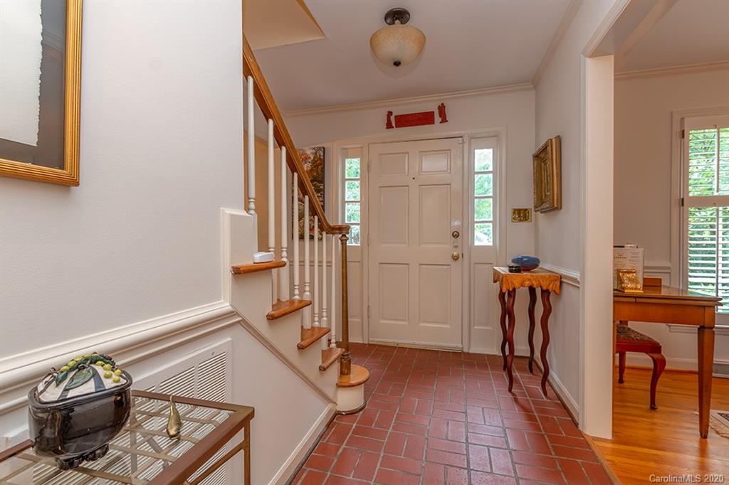 5943 Gate Post Road Charlotte, NC 28211 - Photo 2 of 28 Gallery Image 2