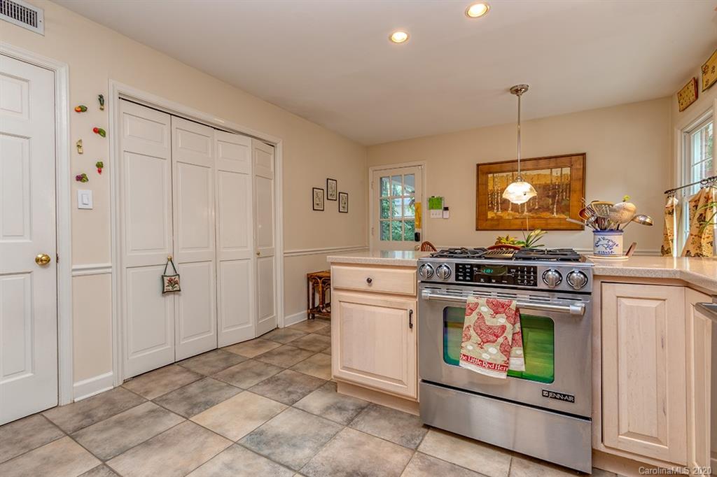5943 Gate Post Road Charlotte, NC 28211 - Photo 13 of 28 Gallery Image 13